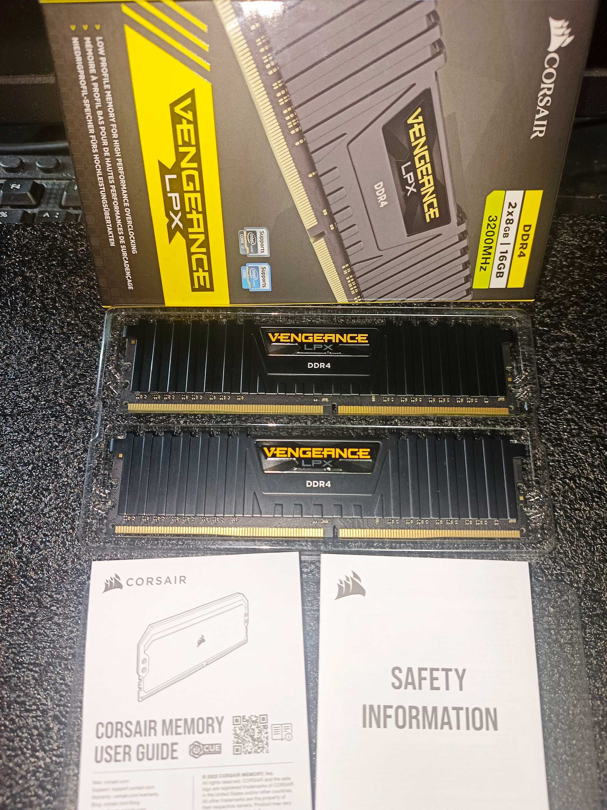 Новый комплект 16Gb CORSAIR Vengeance LPX 2 планки по 8Gb DDR4-3200