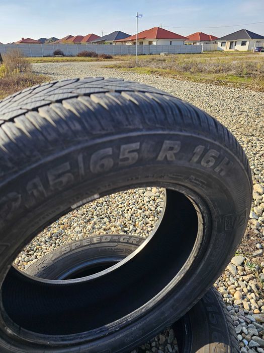 Vând set de 4 anvelope de iarna, Semperit, 215 65 16
