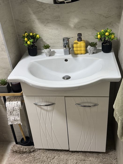 Мивка с шкаф