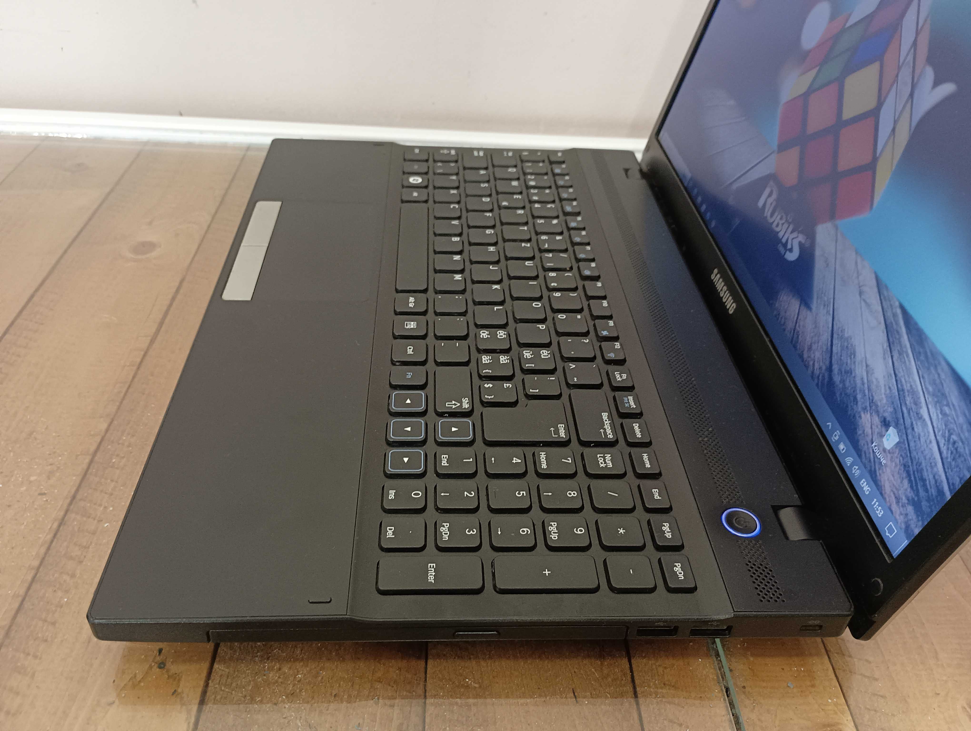 Лаптоп Samsung NP300V5AH - i7 2670QM