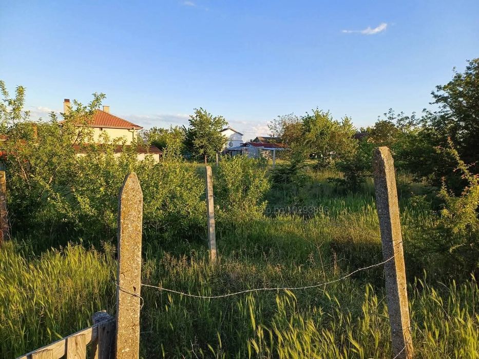 Продавам парцел с ток и вода в гр Аксаково