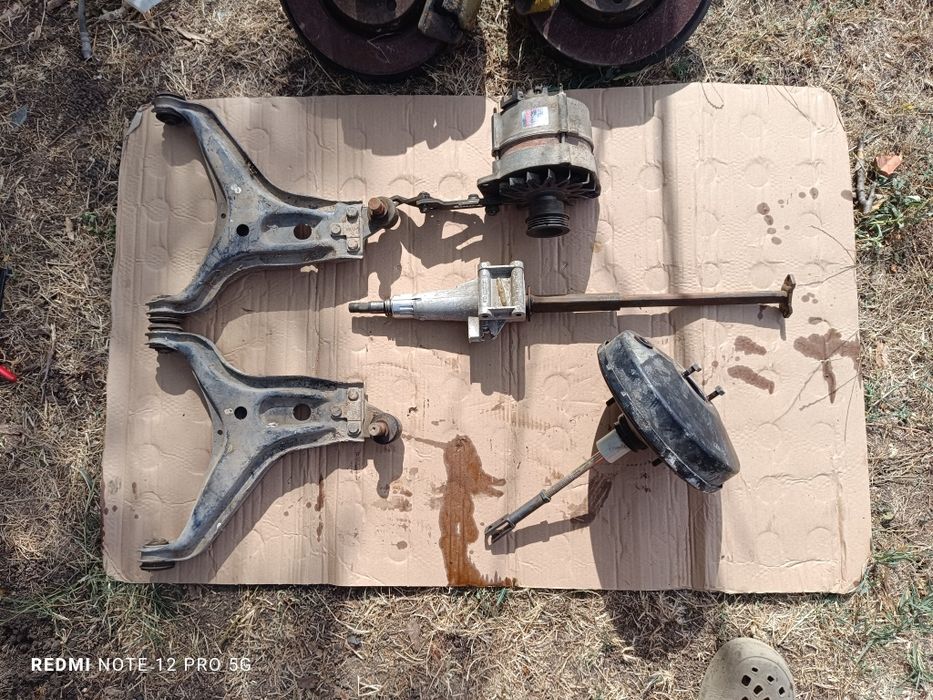 Останали части от ауди 80 б4 2.0 90кс носачи спирачни апарати