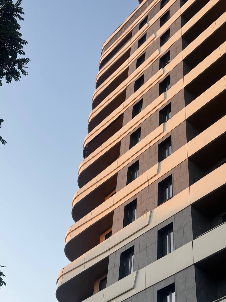 Infinity Продается 2 комнатная коробка ул.Садыка Азимова Ц-1