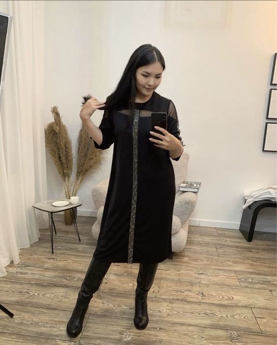 Платье черное со стразами