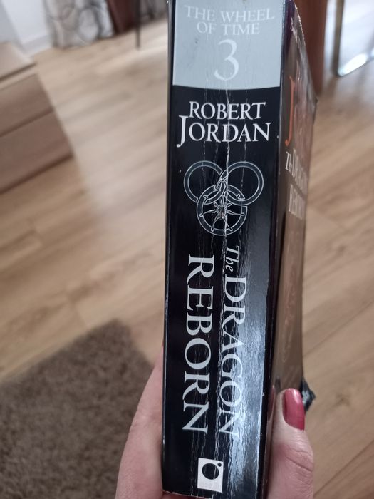 Carte "The Dragon Reborn" de Robert Jordan ( în limba engleza)