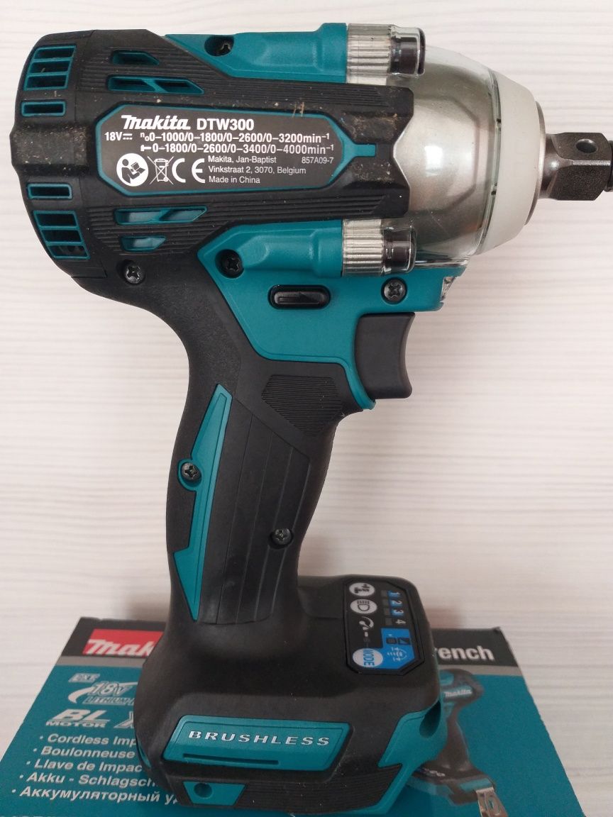 Топ модел гайковерт Makita DTW300Z