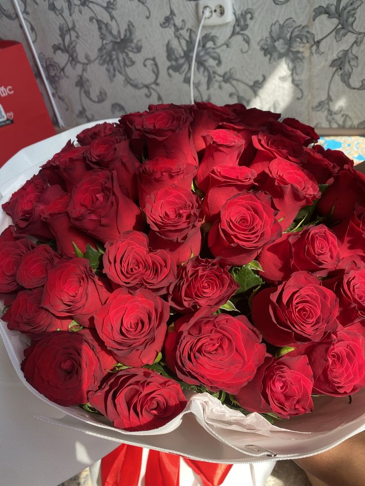 цветы розы срочно