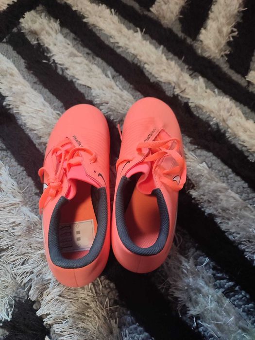 Ghete fotbal Nike pentru copii marimea 36