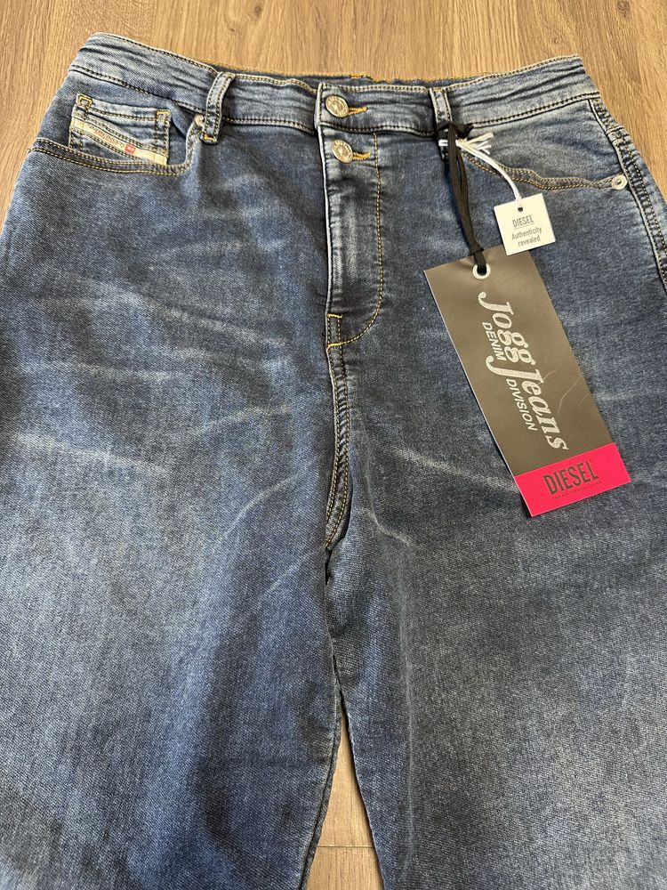 Чисто нови!! 100% Оригинални дамски дънки Diesel