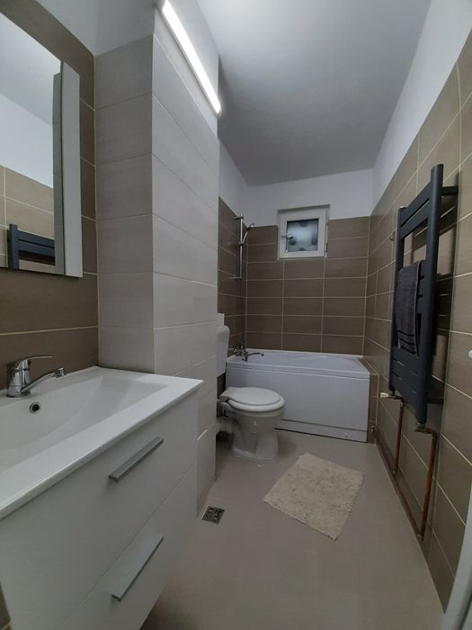 Inchiriez apartament în Curtea de Argeș