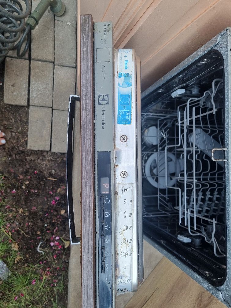 Masina spalat vase Electrolux