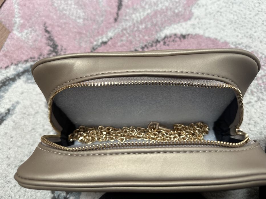 Чисто нова оригинална чанта на Versace