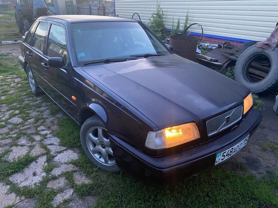 Продам машину Volvo 440