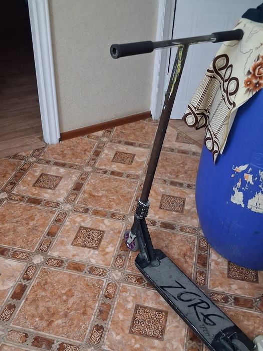 Продам трюковой самокат