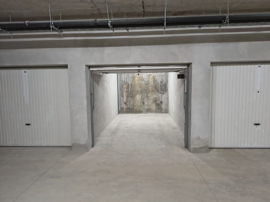 Дава се под наем Гараж / Паркомясто в София, Малинова долина - 18 кв.м за 102 € - Снимка #2