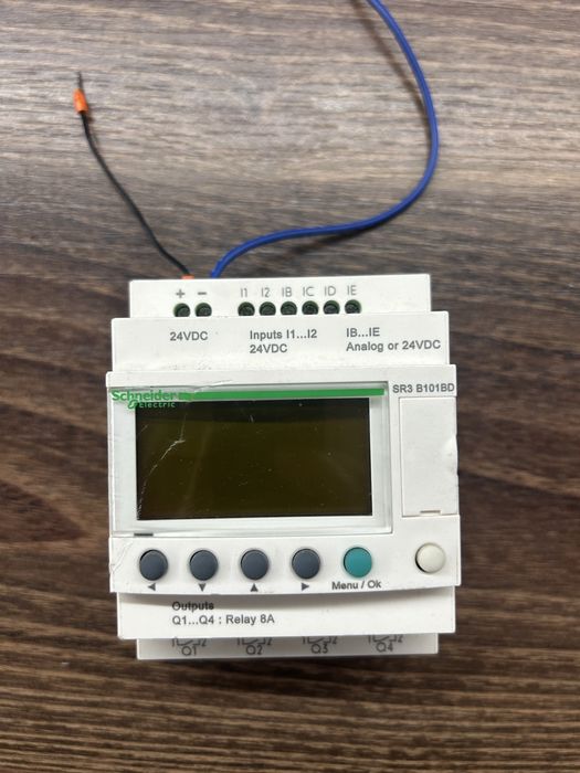 модулно интелигентно реле Zelio Logic SR3B101BD от Schneider