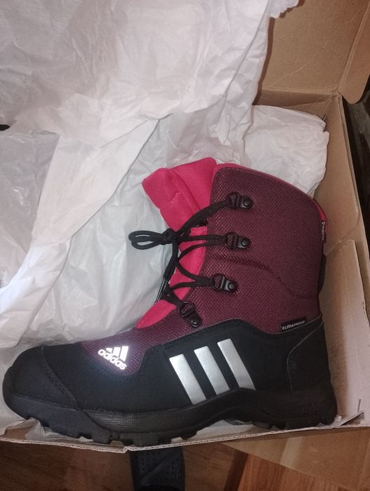 Зимни маратонки Adidas 36н.-37н. Нови