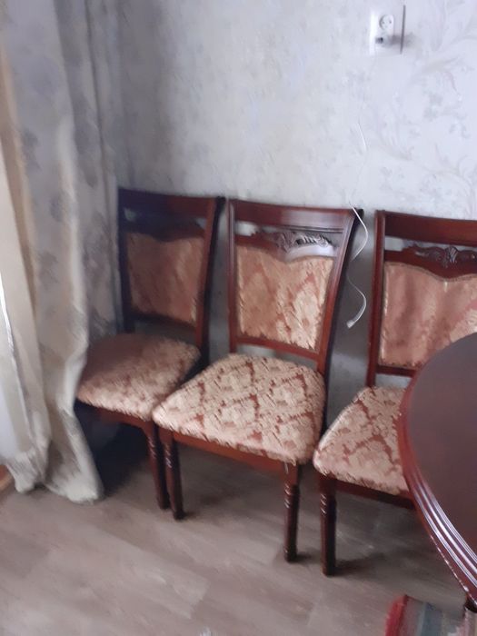 Продам стол со стульями