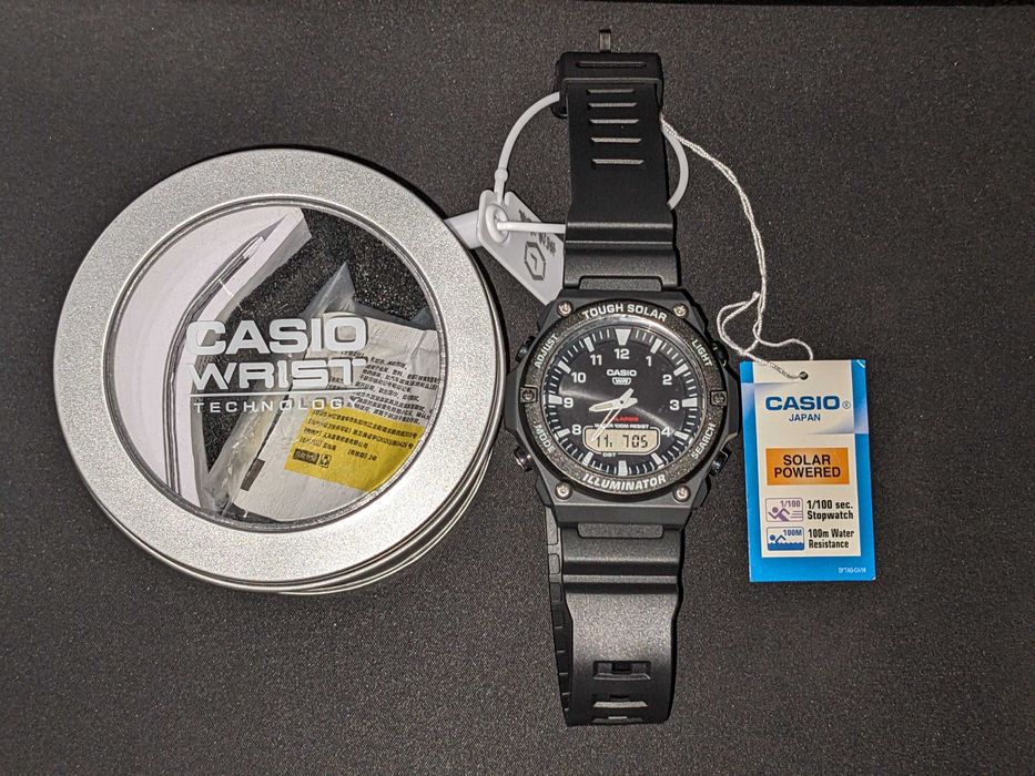 Мужские наручные часы на солнечной батарее Casio AQ-S820W-1AV
