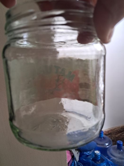 Продам банки винтовые 0,5 и 0,7л