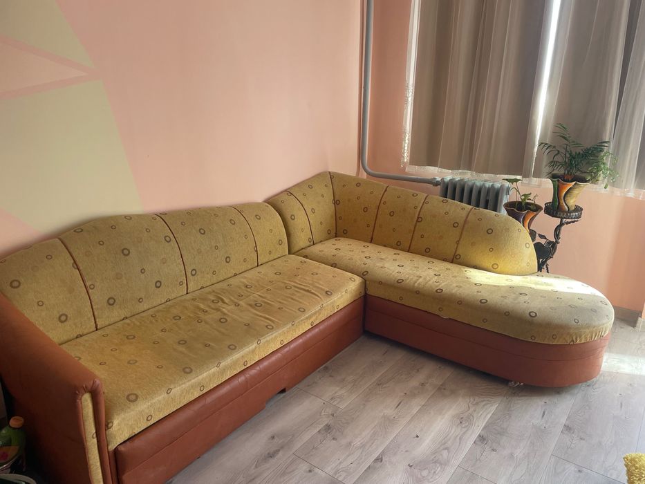 Подарявам  диван