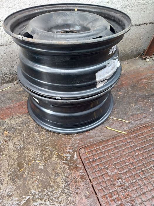 Vând 2 genți tabla Peugeot 15