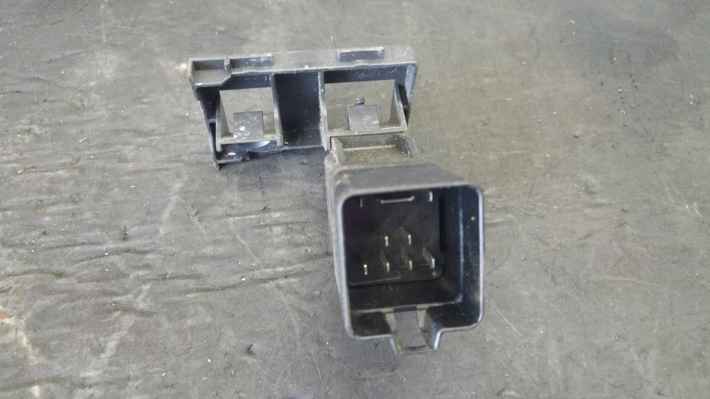 Releu bujii 2.0 tdi vw tiguan 5n golf 6 sharan 7n scirocco 3 audi a3 8p seat leon 038907281d