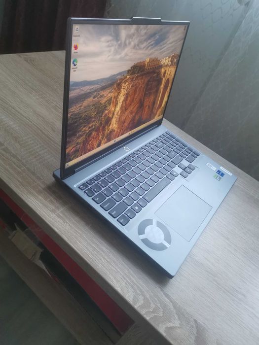 Laptop Gaming Lenovo Legion 5 16IRX9