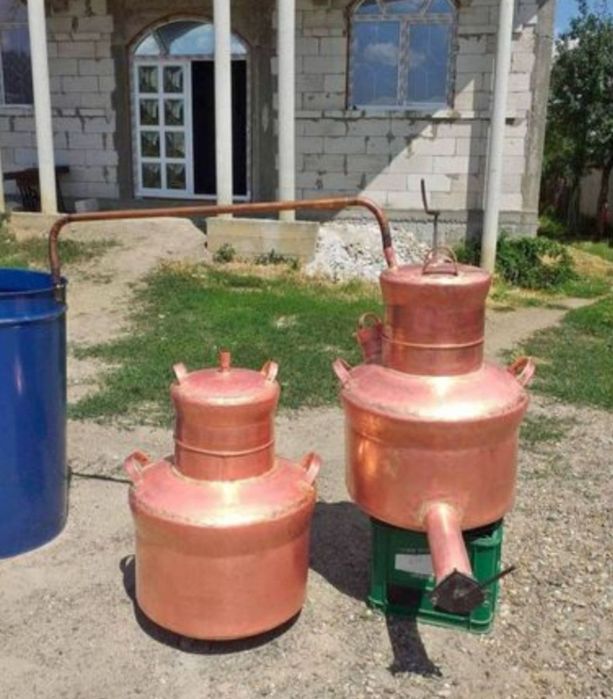 Vand cazane de făcut tuica