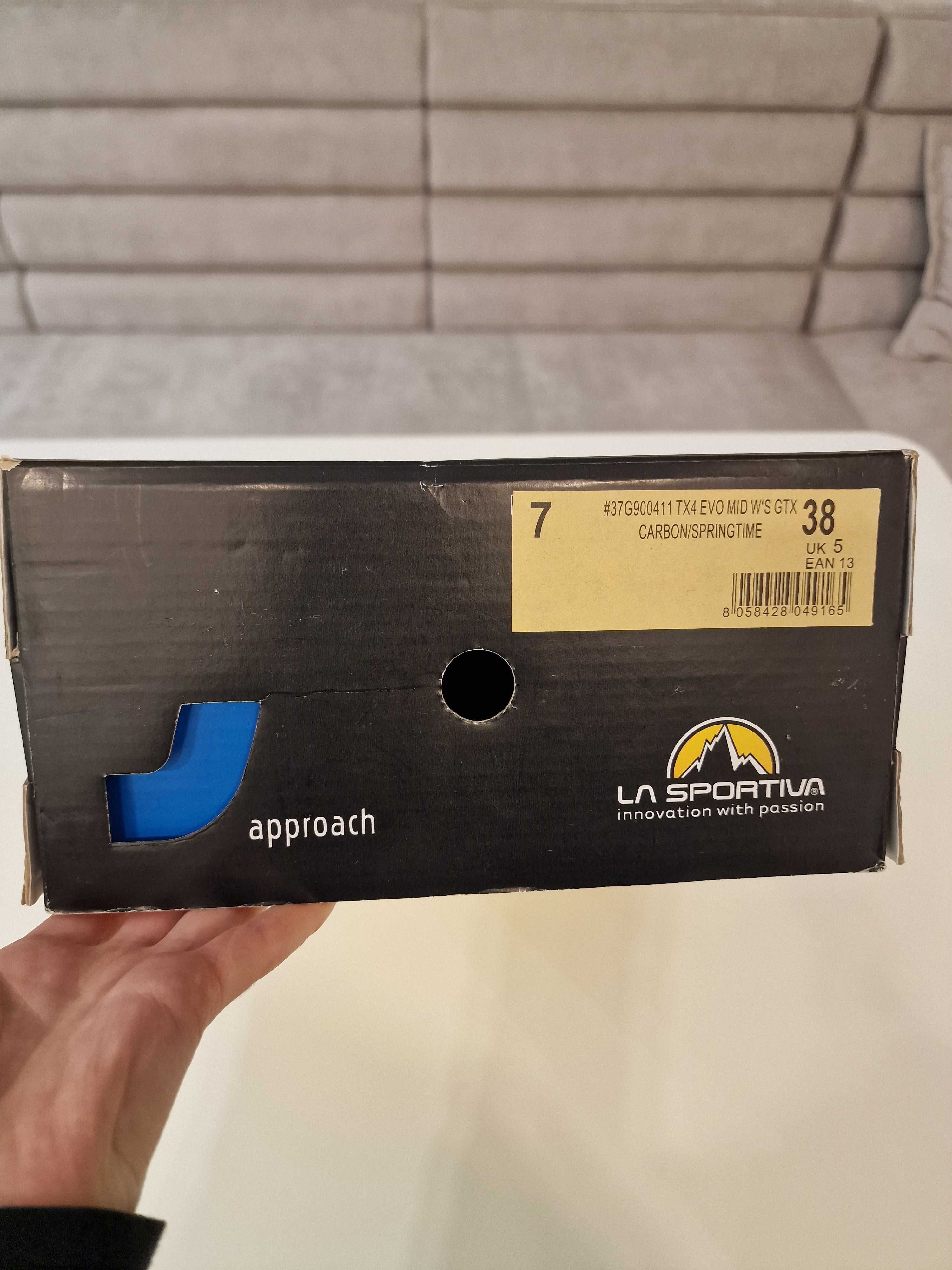 Дамски планински обувки La sportiva
