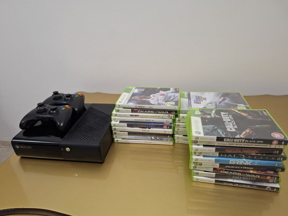 Xbox 360 Model E 2014, 26 jocuri + 2 controllere