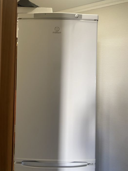 Холодильник Indesit
