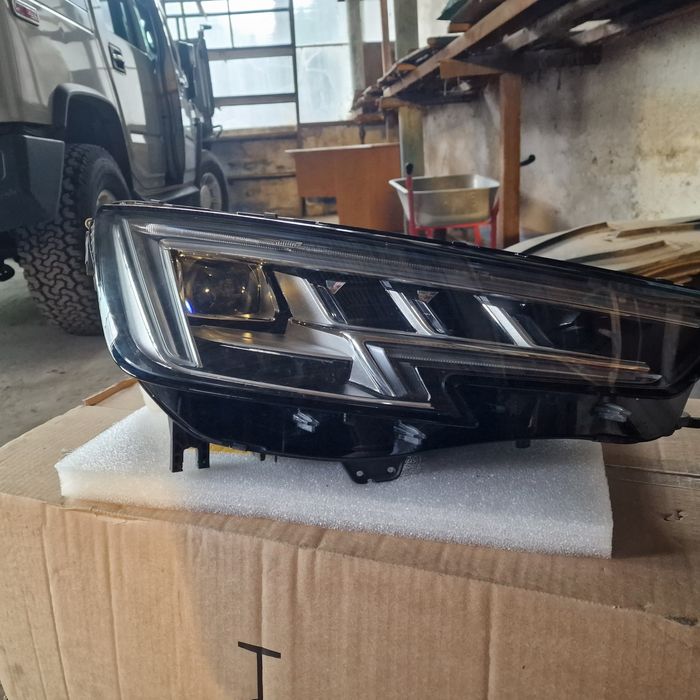 Far dreapta complet audi a4 b9