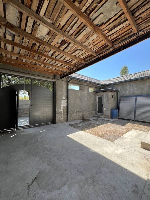 Сабзавот махалада уй сотилади