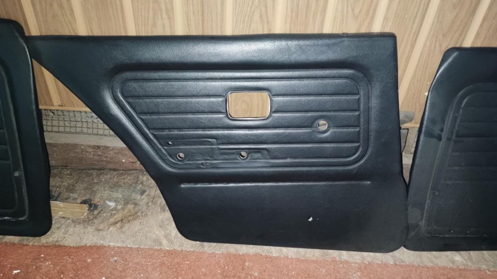 Interior piele bmw e30 Sedan Fete usi si stalpi.