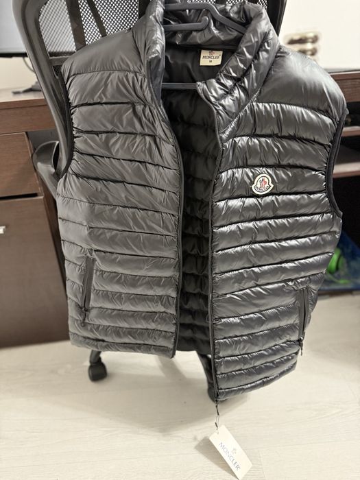 De vanzare vesta de barbati