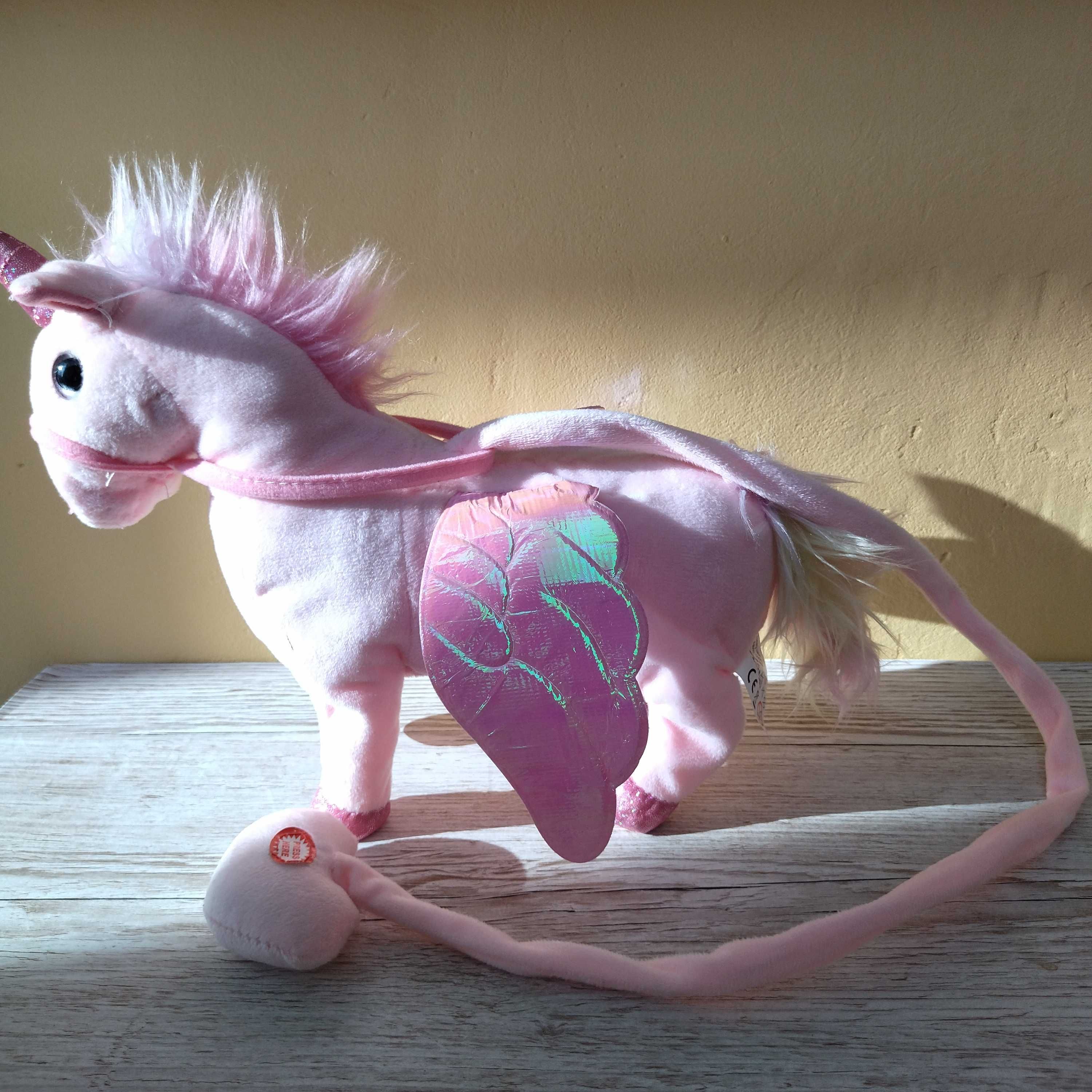 Интерактивна играчка еднорог