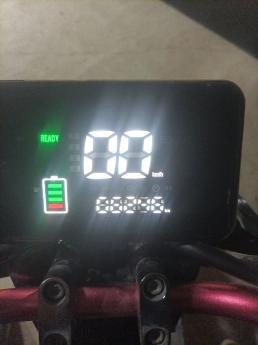 Nomi redline bitta zaryatda 50 60 km yuradi tezli 70 75 probek 7000 km