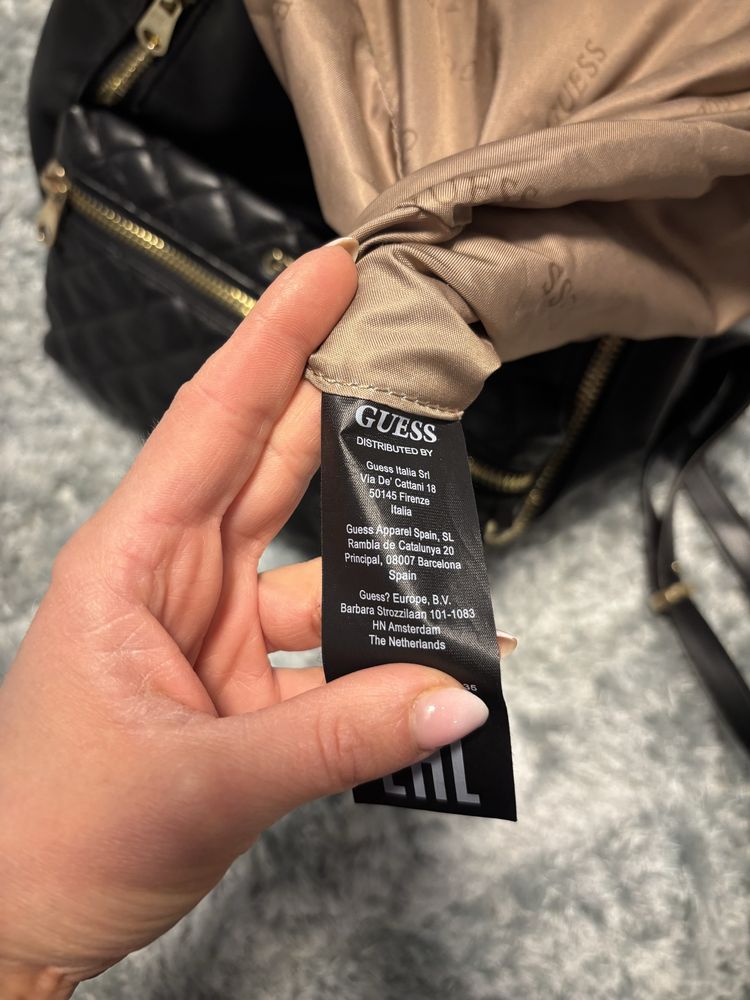 Чисто нова раница guess оригинална