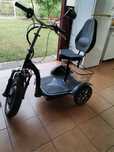 Vând Tricicleta electrică