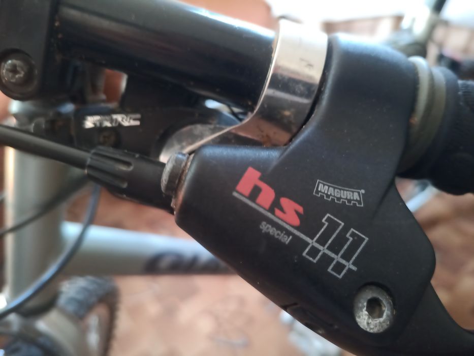 Bicicleta Giant echipare Shimano