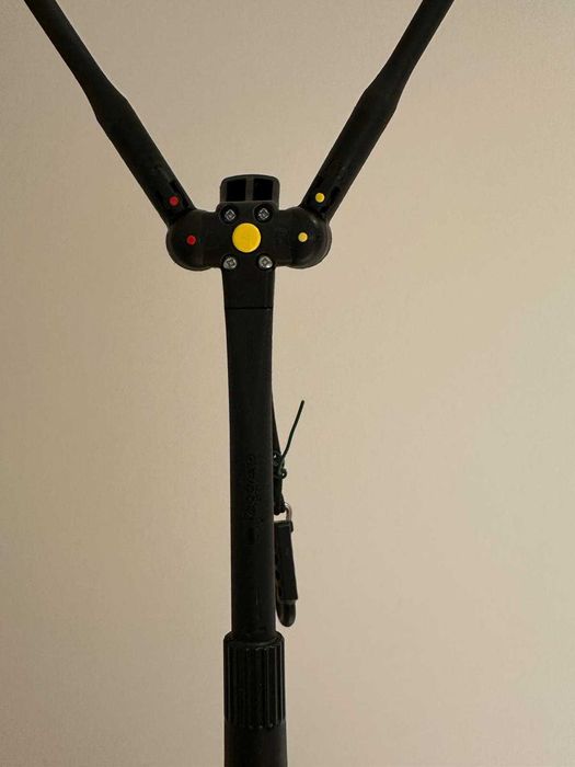 2.	Brat de Saxofon Jazzlab - cu sistem de blocare a bratelor