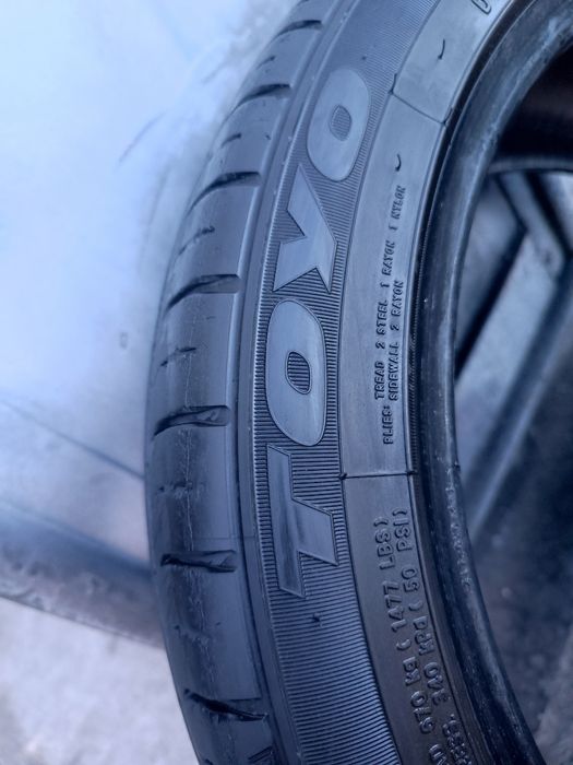225/45/17 Toyo .