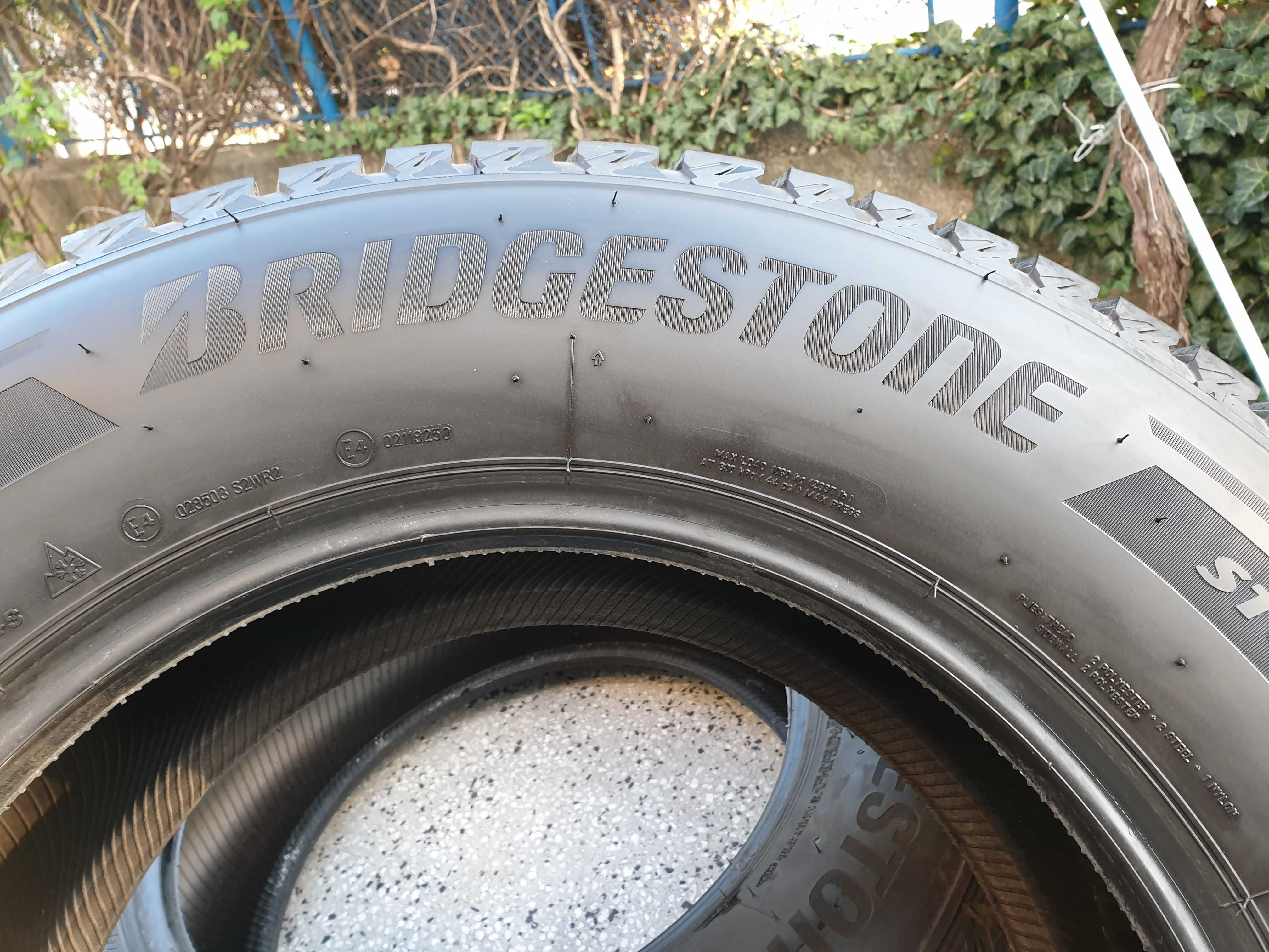 Гуми 255/65/17 -2 бр. Brigestone blizzak dm-v3