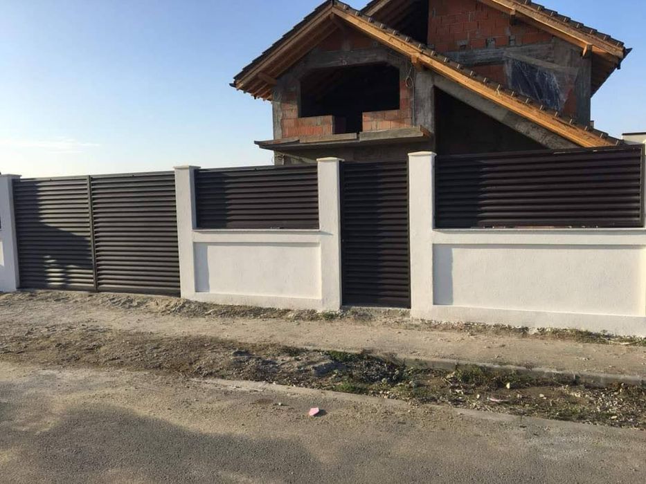 Porti tip jaluzea