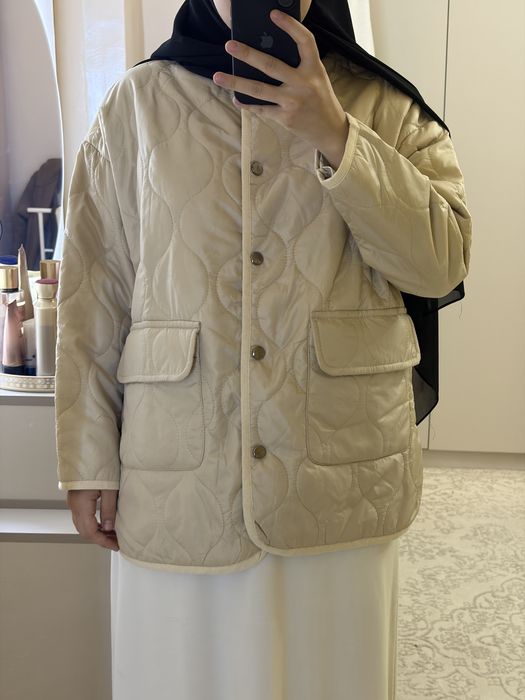 легкая курточка (но тёплая)