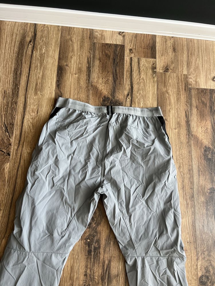The North Face size L Pants