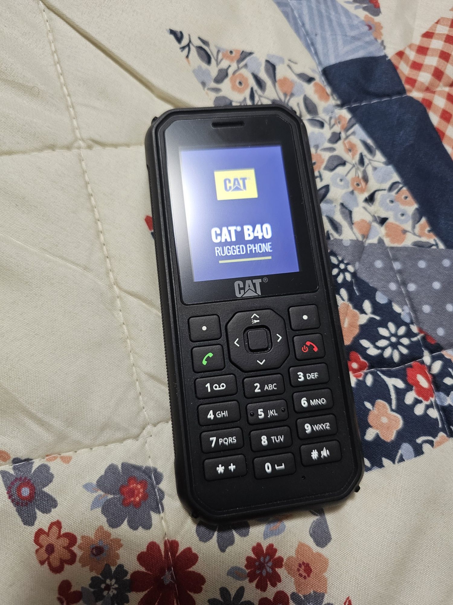 Cat B40 4G (telefon ultrarezistent, pachet complet)