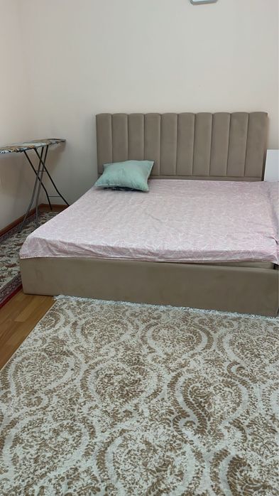 Двухспальная кровать