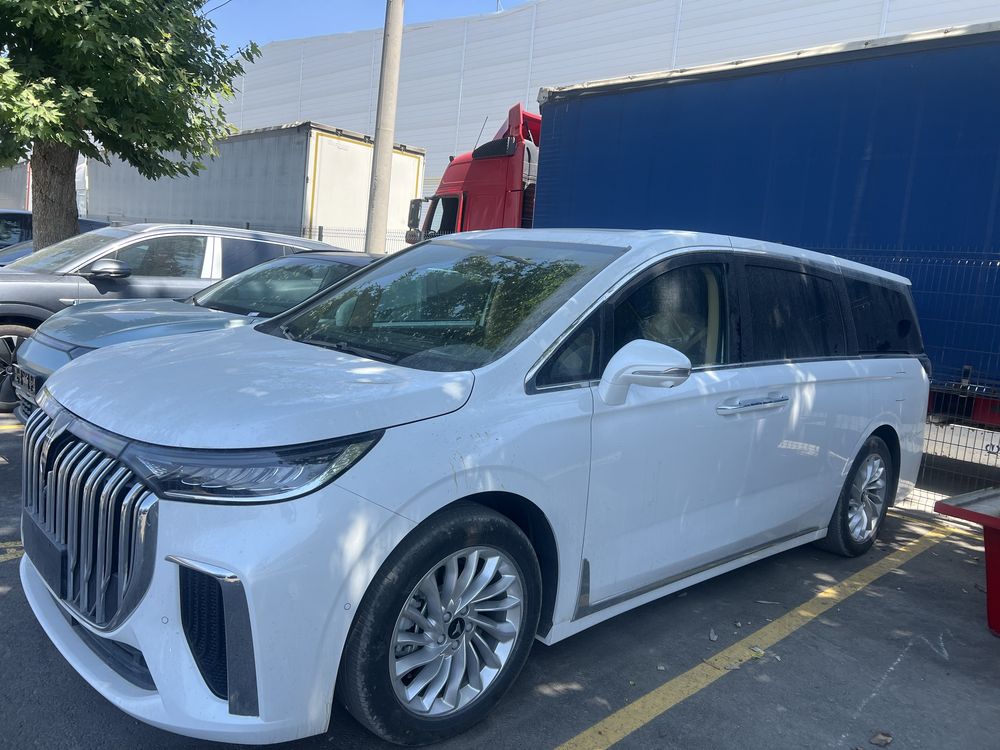 Voyah DREAMMER 2024 gibrid 3 pozitsa 55000$